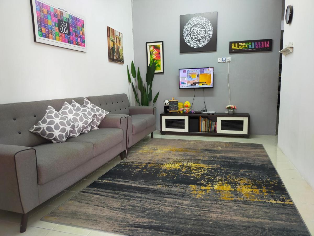 D'Port Dicksonmuslimonly Homestay Esterno foto