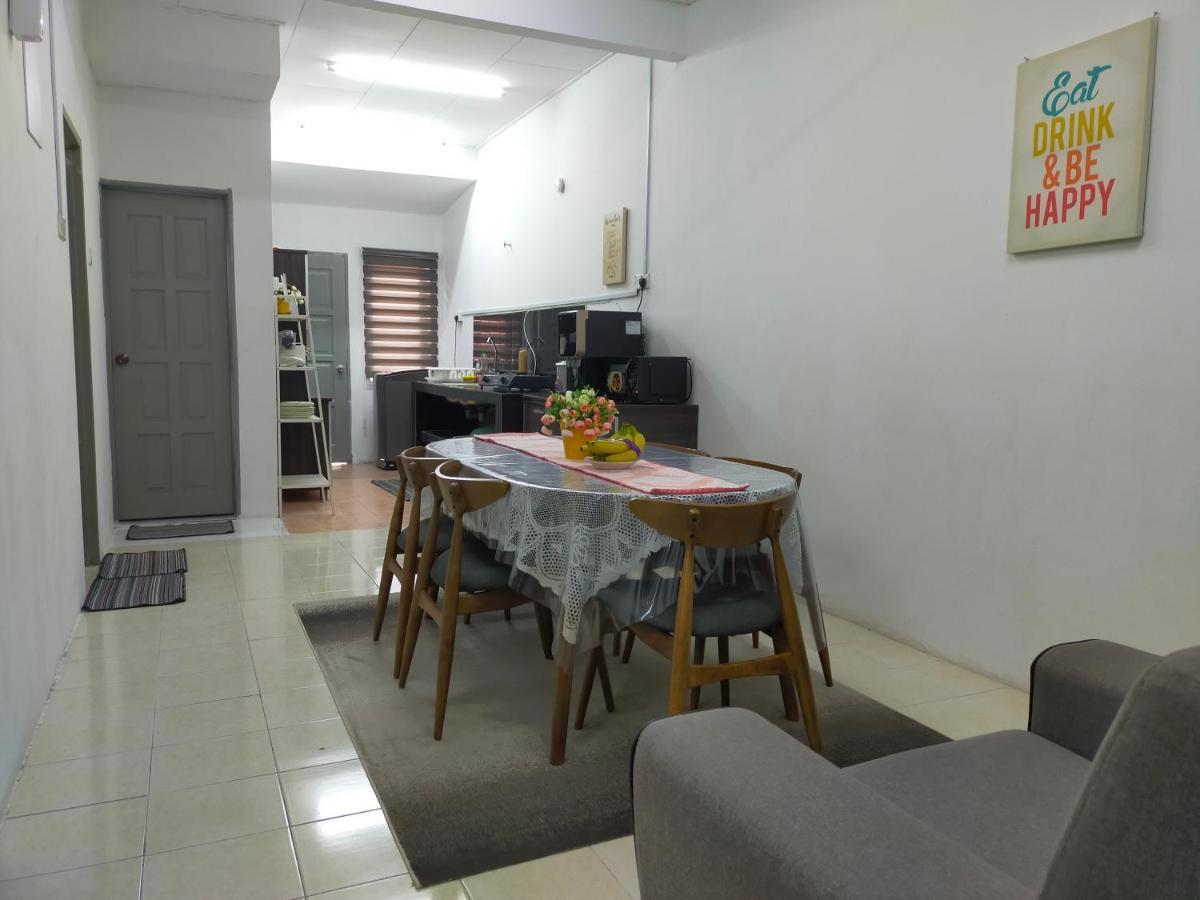 D'Port Dicksonmuslimonly Homestay Esterno foto