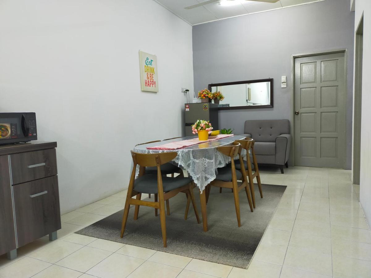D'Port Dicksonmuslimonly Homestay Esterno foto